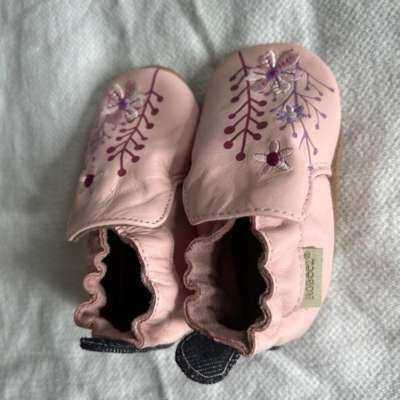 Robeez Slippers - Picture 3 of 6